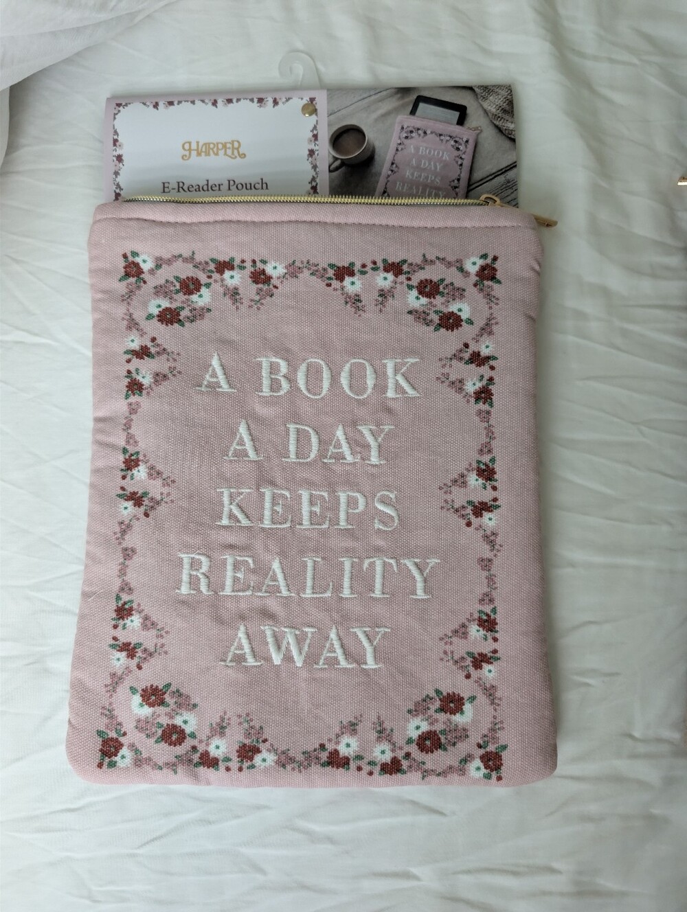 NWT Harper Pink Floral Embroidered Book Pouch Or E-reader Sleeve - Picture 2 of 2